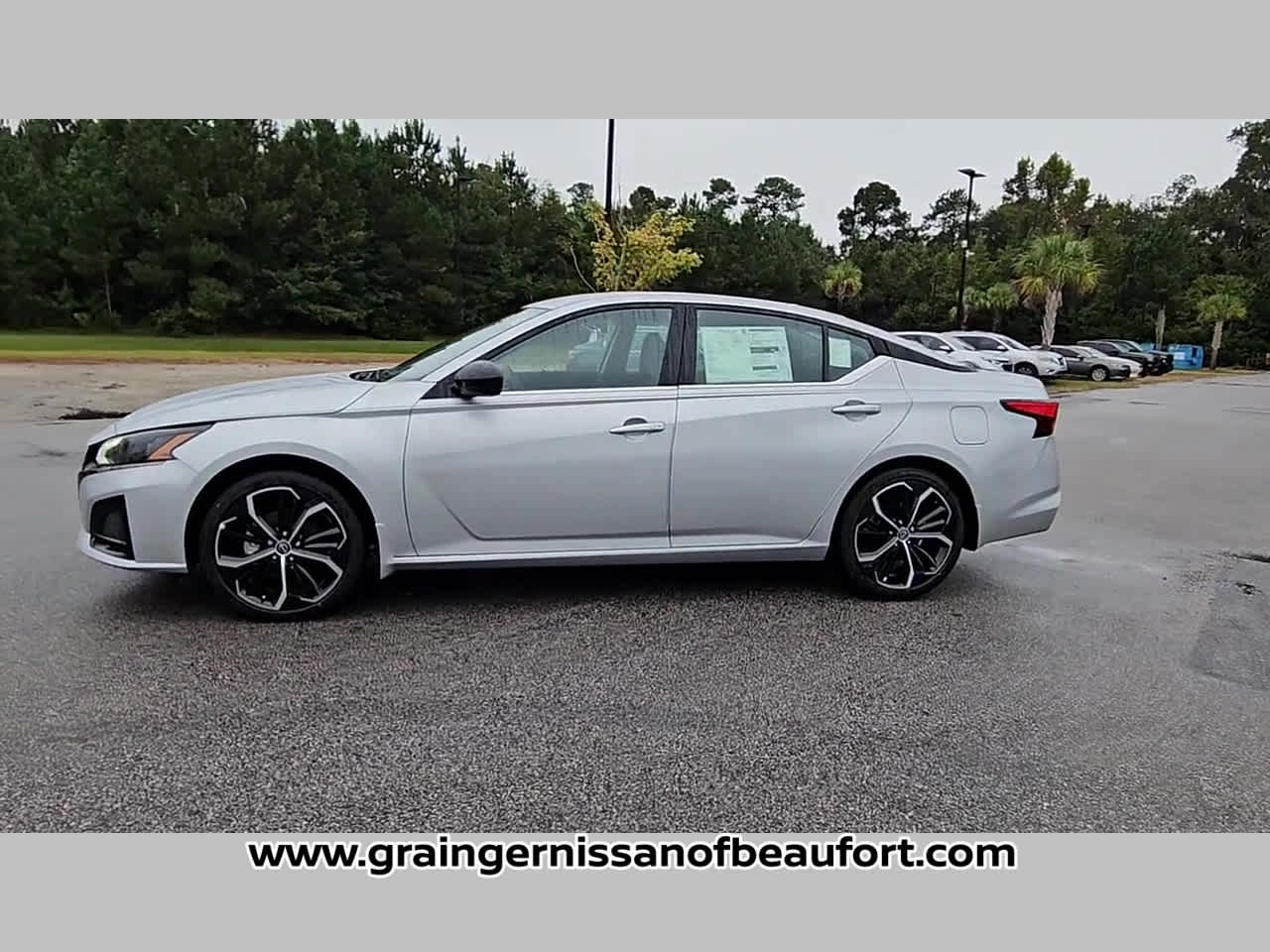 2025 Nissan Altima SR