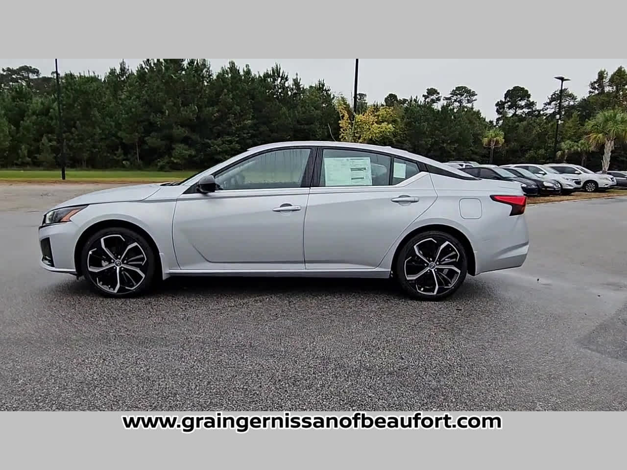 2025 Nissan Altima SR