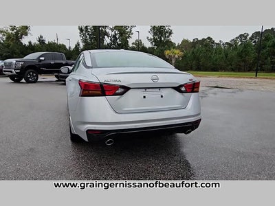 2025 Nissan Altima SR