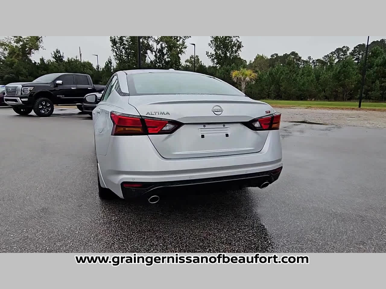 2025 Nissan Altima SR