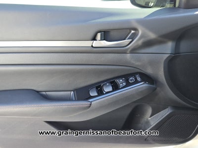 2025 Nissan Altima SR