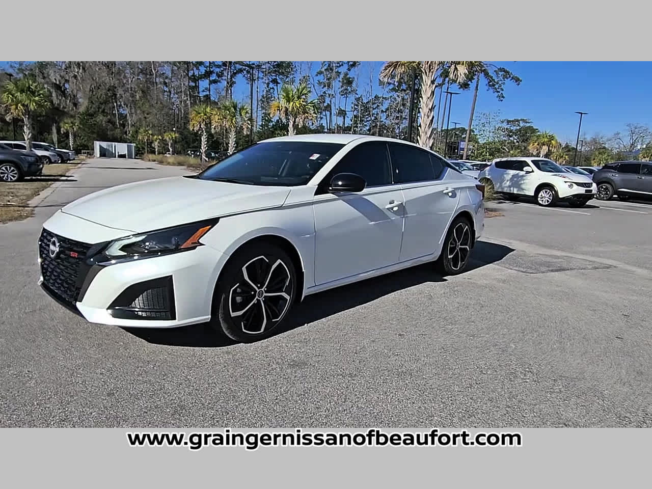 2025 Nissan Altima SR