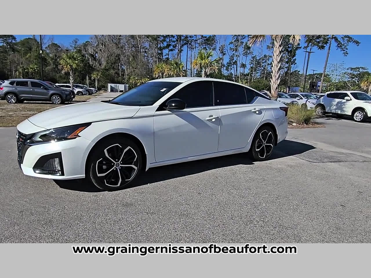 2025 Nissan Altima SR