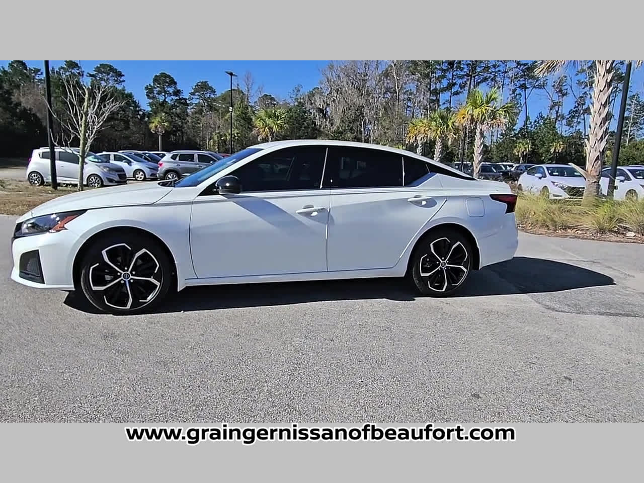 2025 Nissan Altima SR