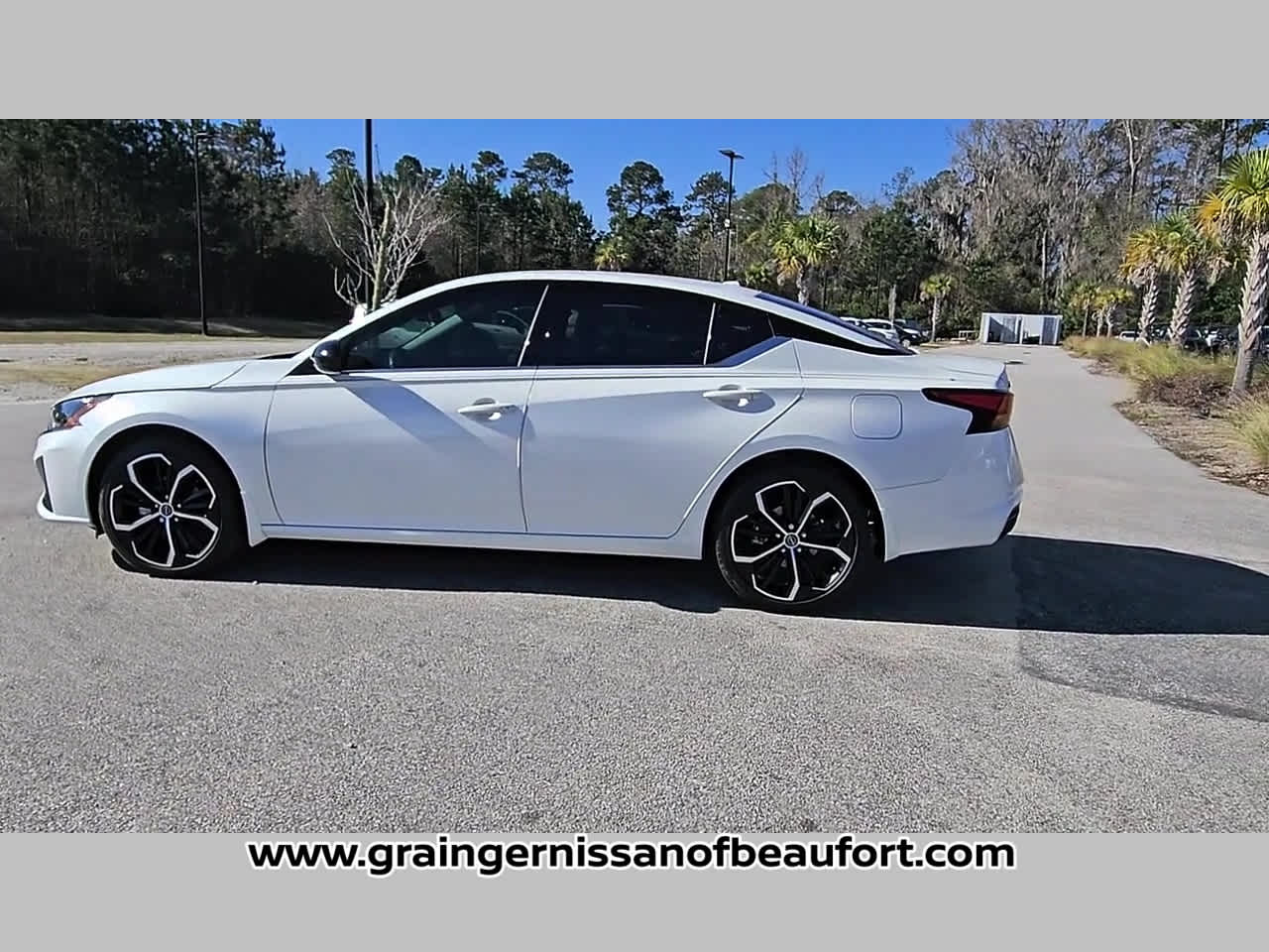 2025 Nissan Altima SR