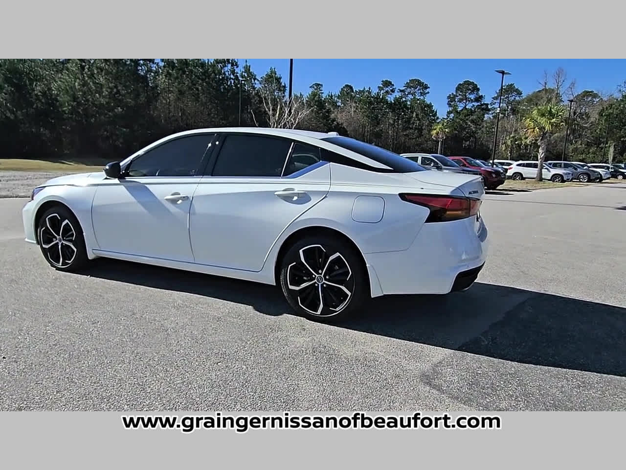 2025 Nissan Altima SR