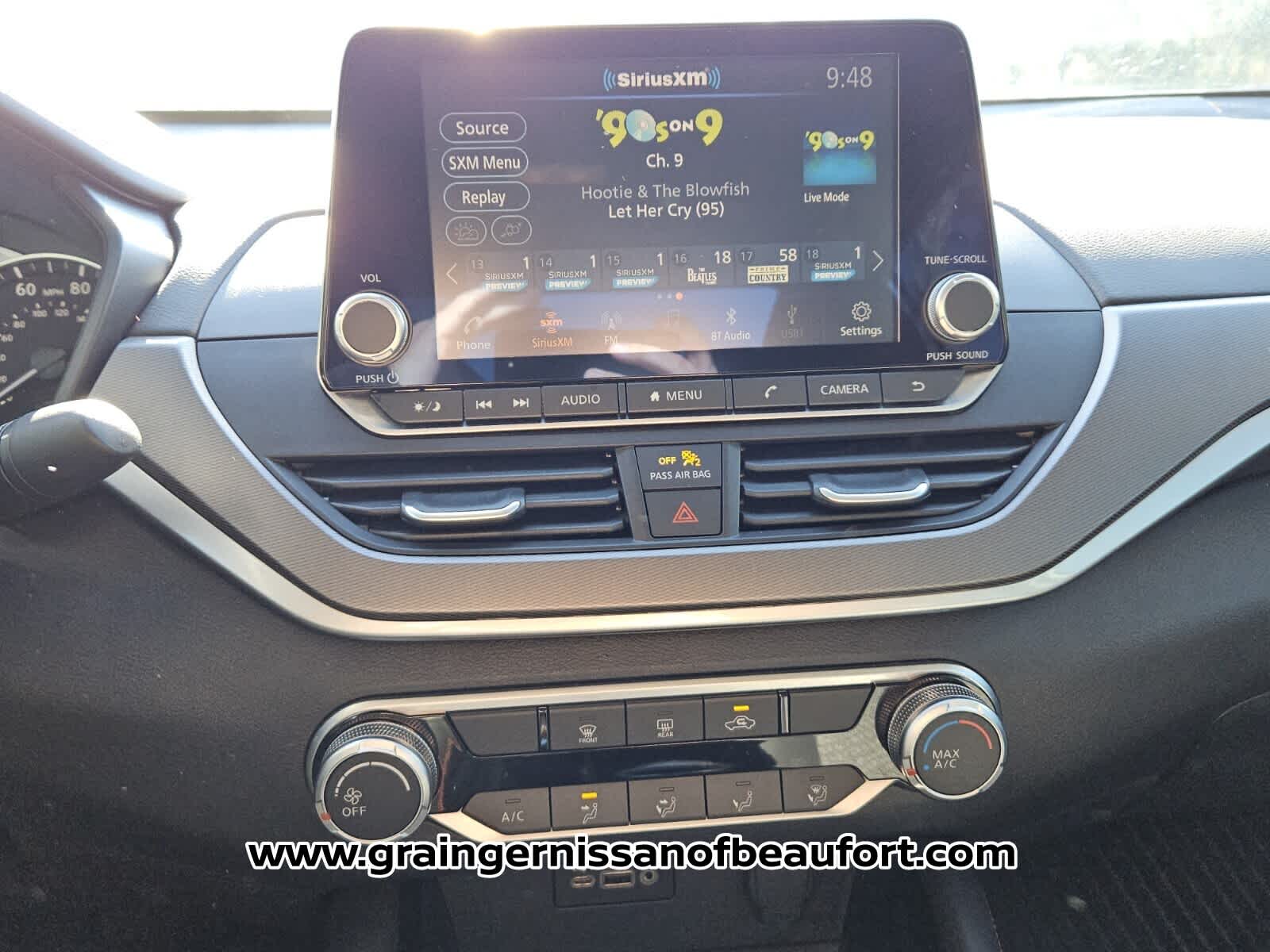 2025 Nissan Altima SR