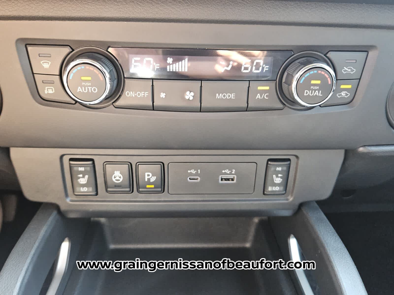 2025 Nissan Frontier SV