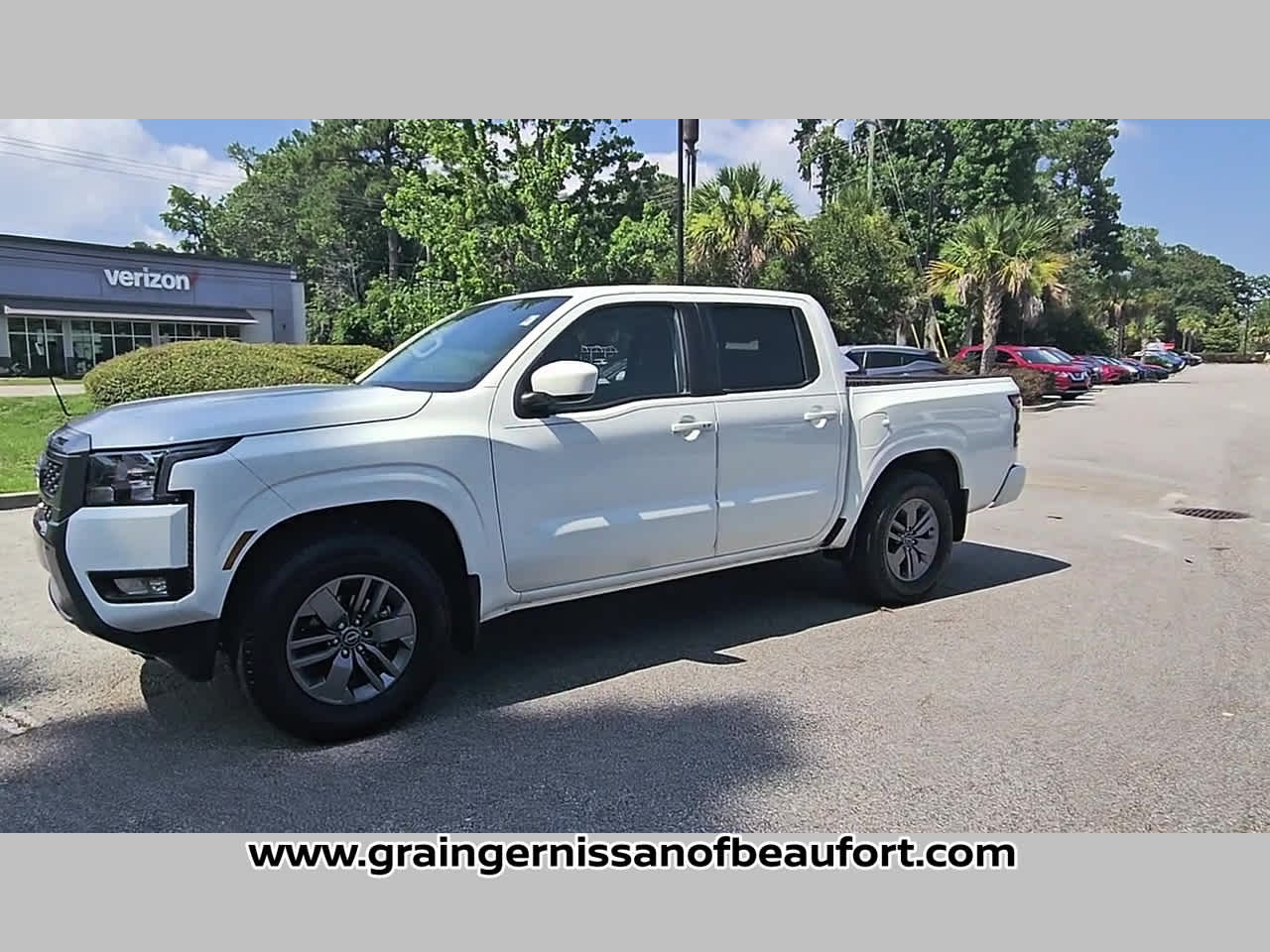 2025 Nissan Frontier SV
