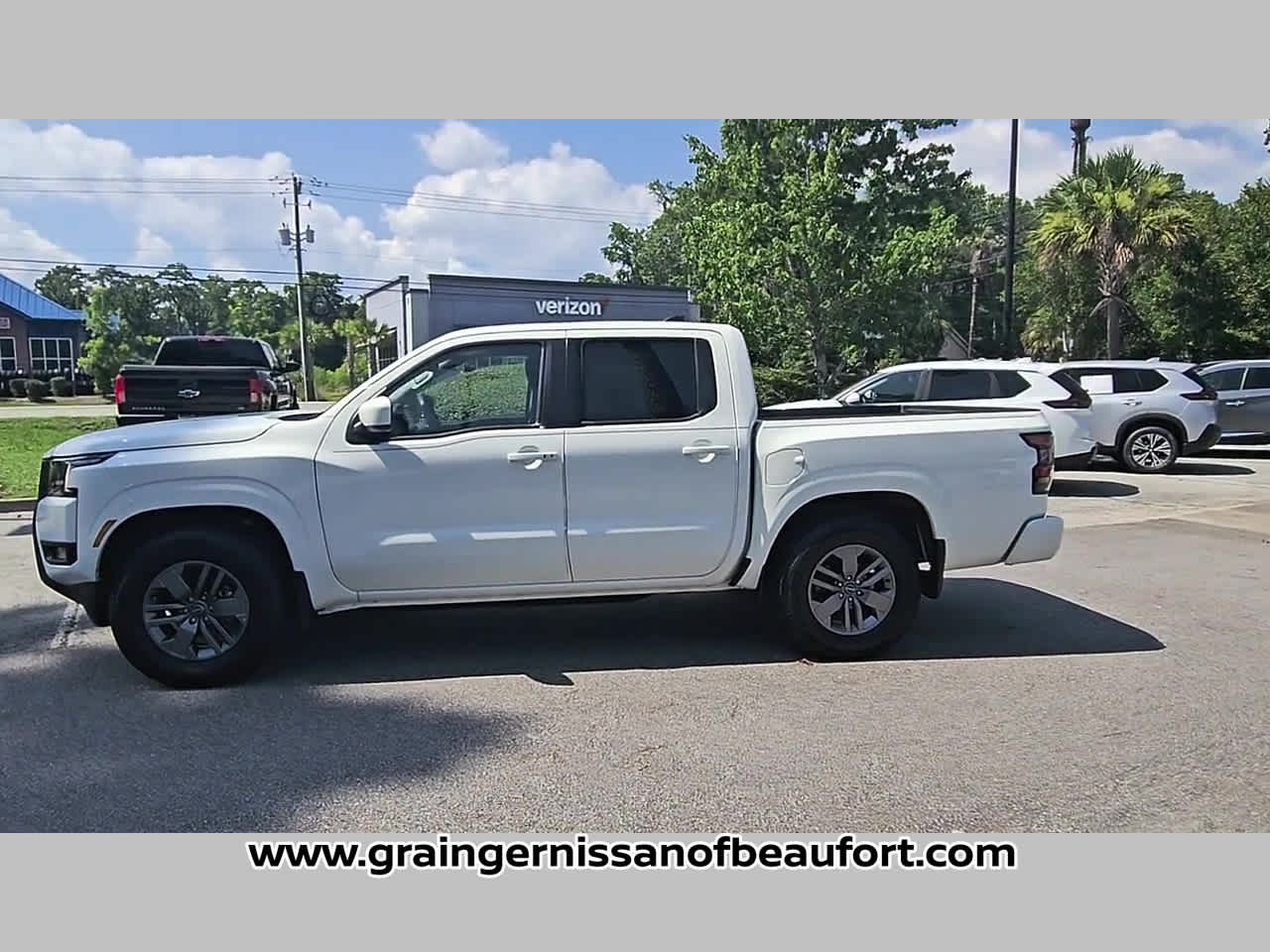 2025 Nissan Frontier SV