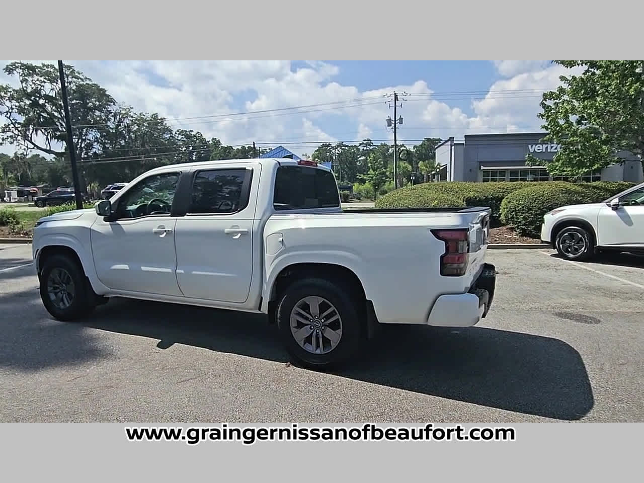 2025 Nissan Frontier SV