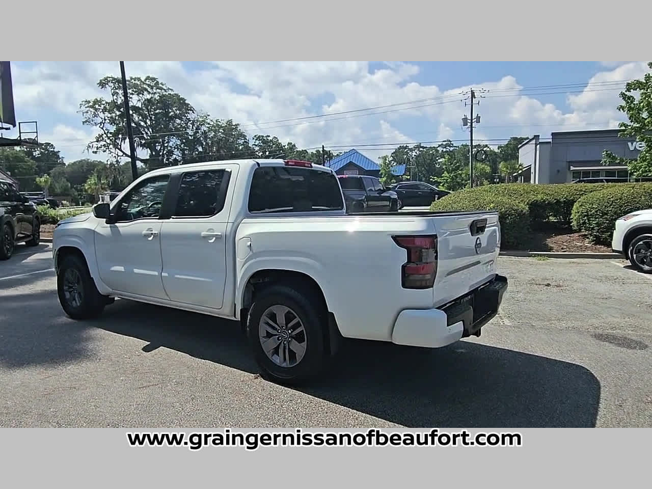 2025 Nissan Frontier SV