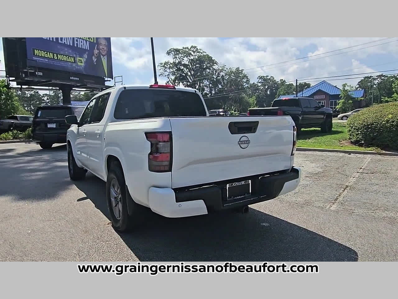 2025 Nissan Frontier SV