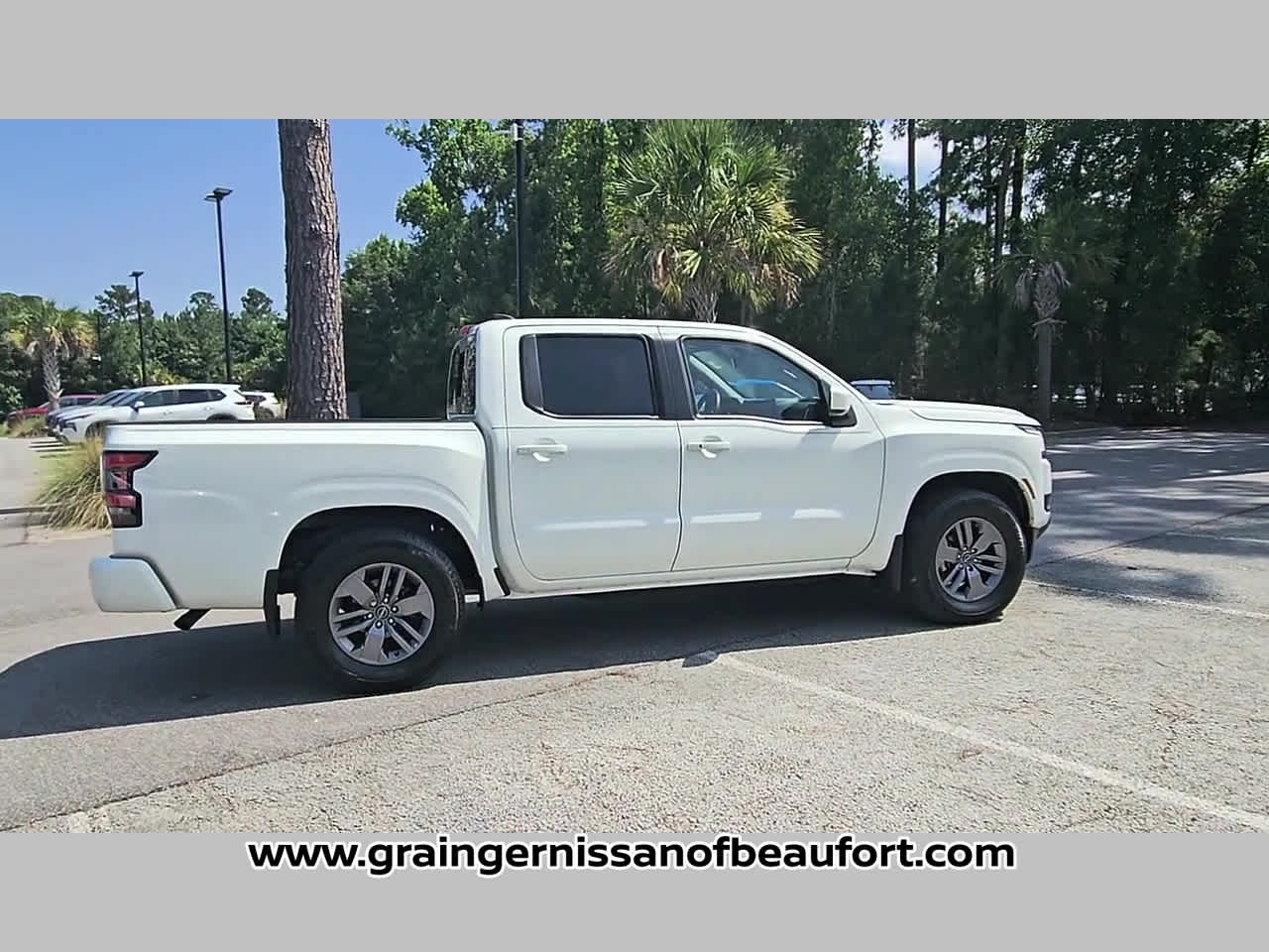 2025 Nissan Frontier SV