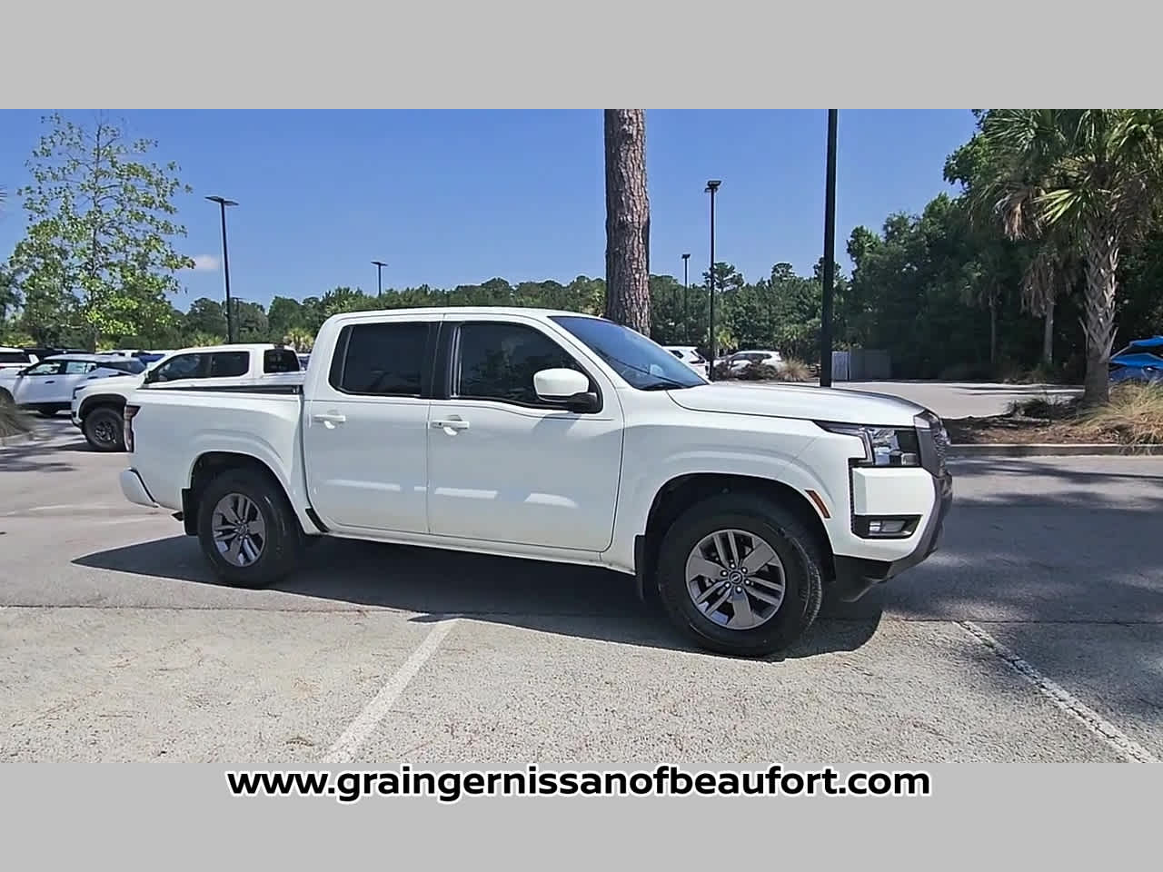 2025 Nissan Frontier SV