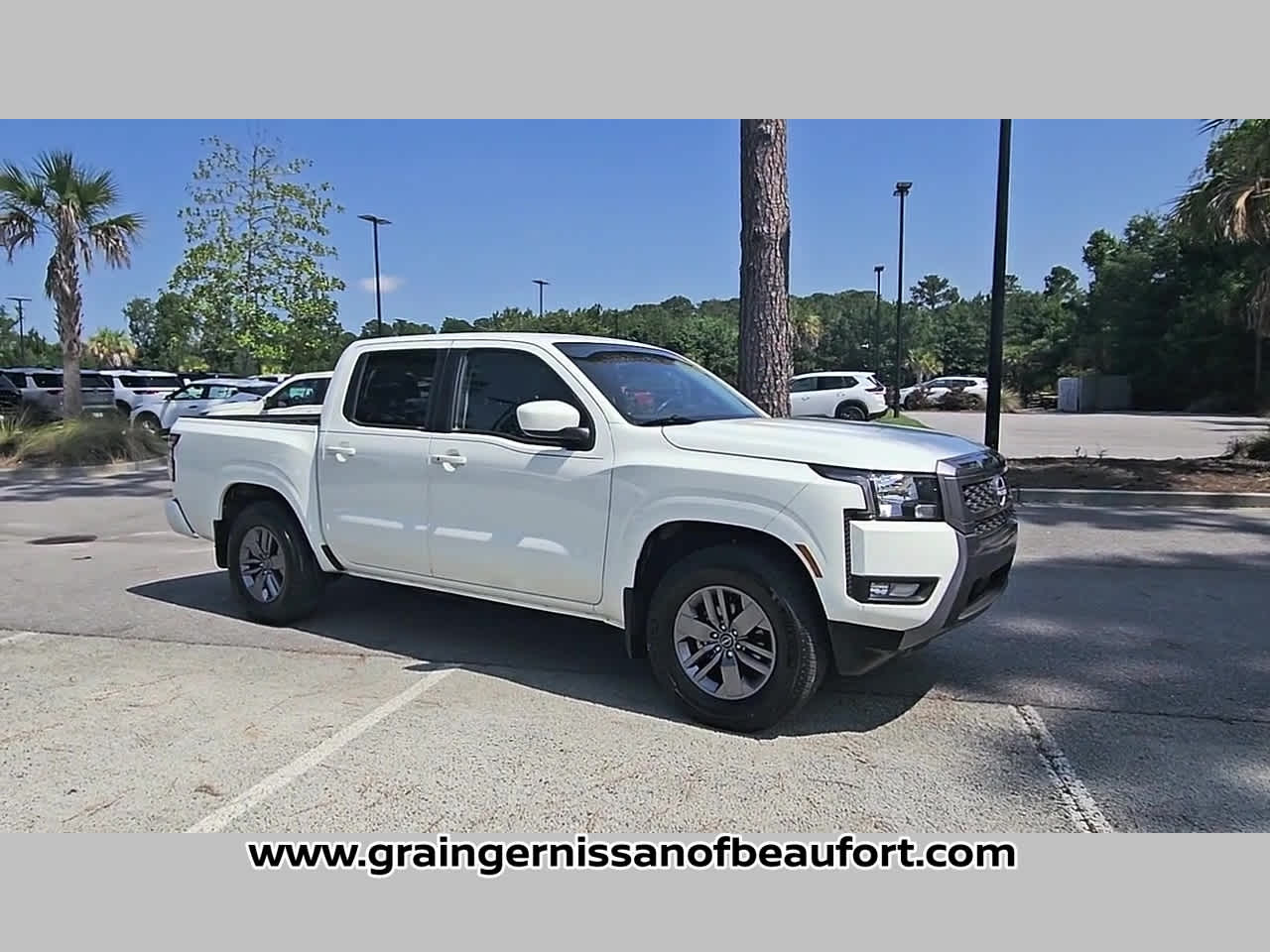 2025 Nissan Frontier SV
