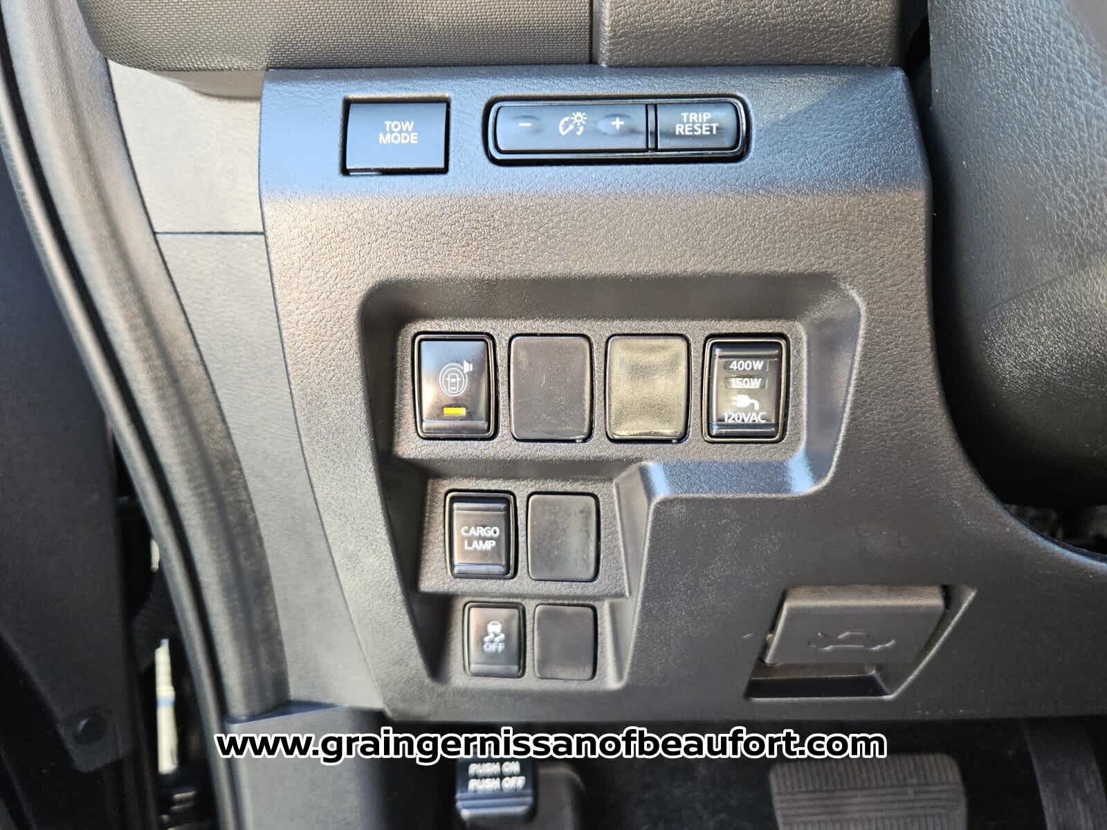 2023 Nissan Frontier SV