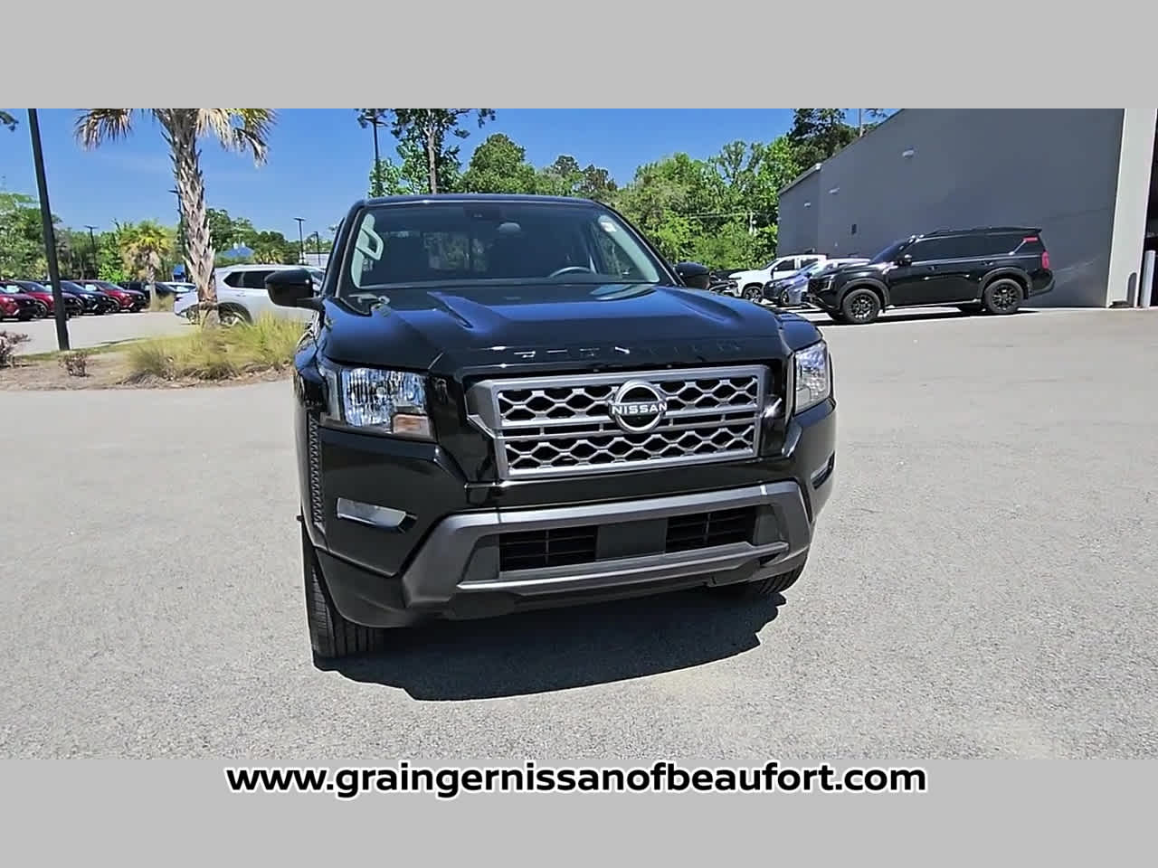 2023 Nissan Frontier SV