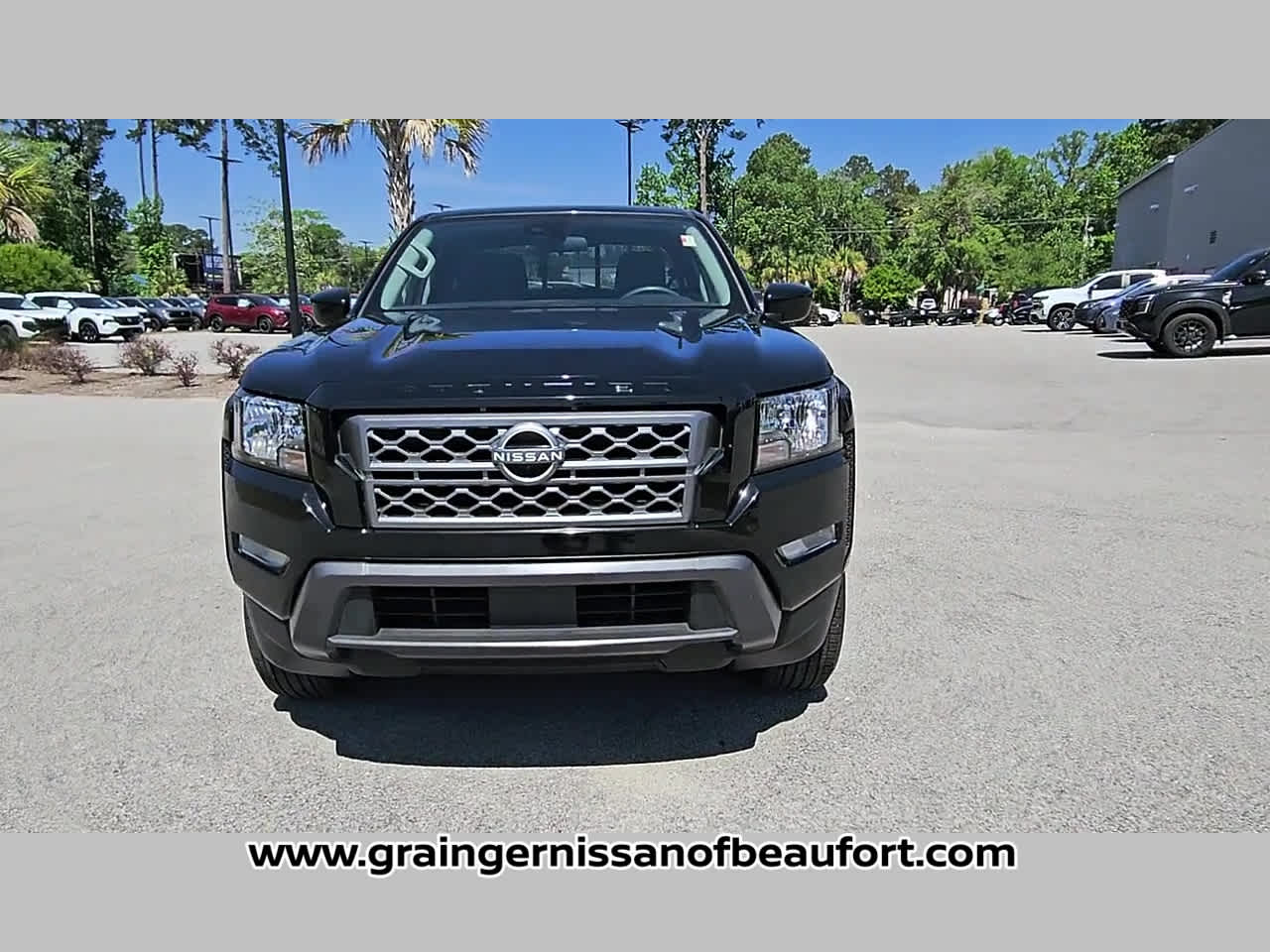 2023 Nissan Frontier SV