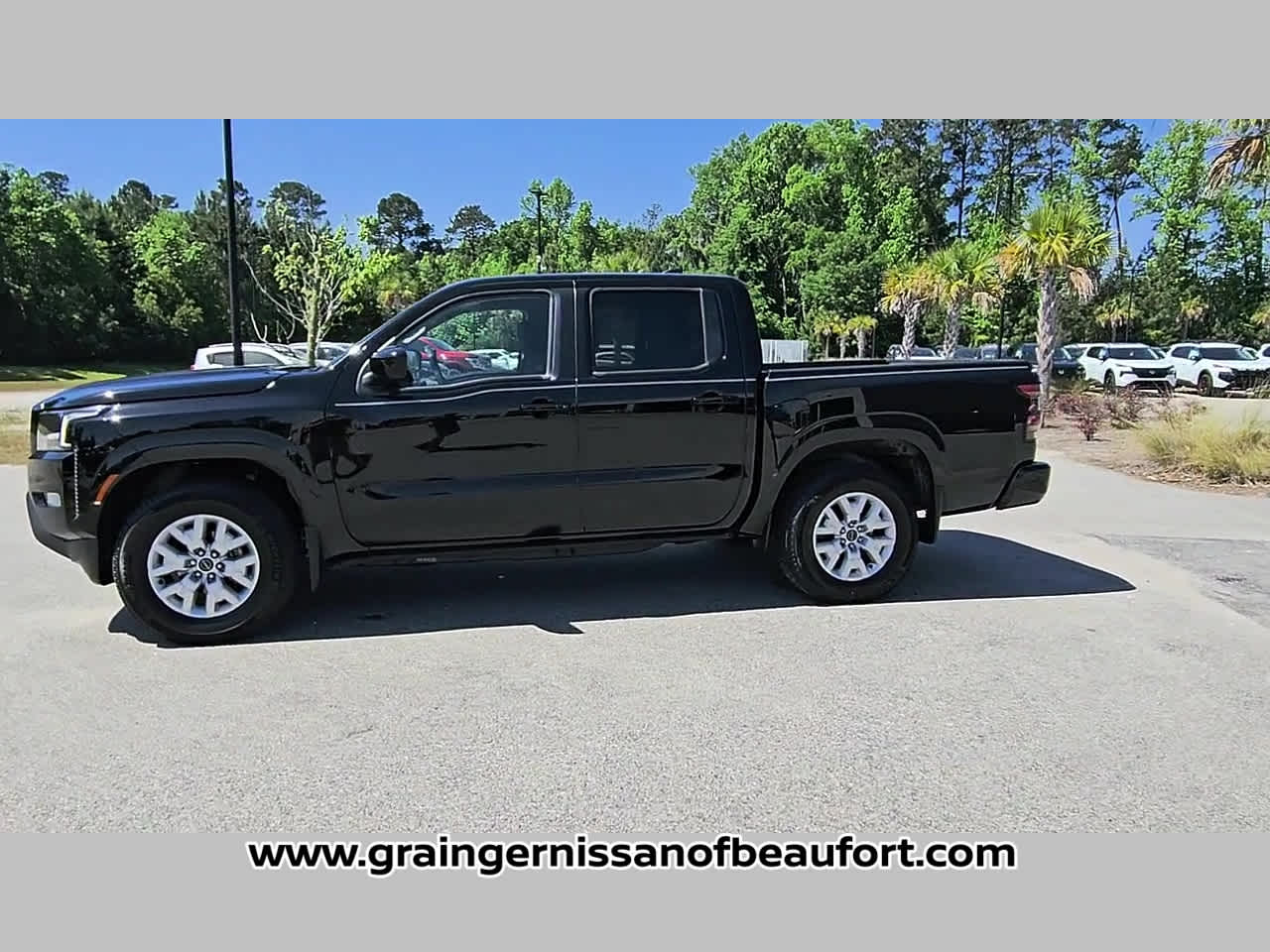 2023 Nissan Frontier SV