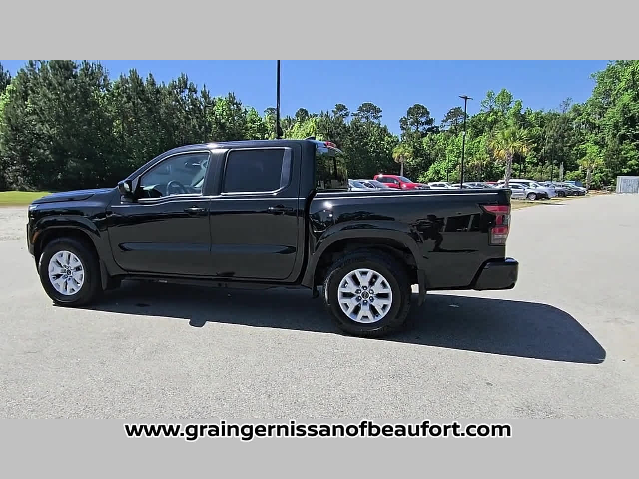 2023 Nissan Frontier SV