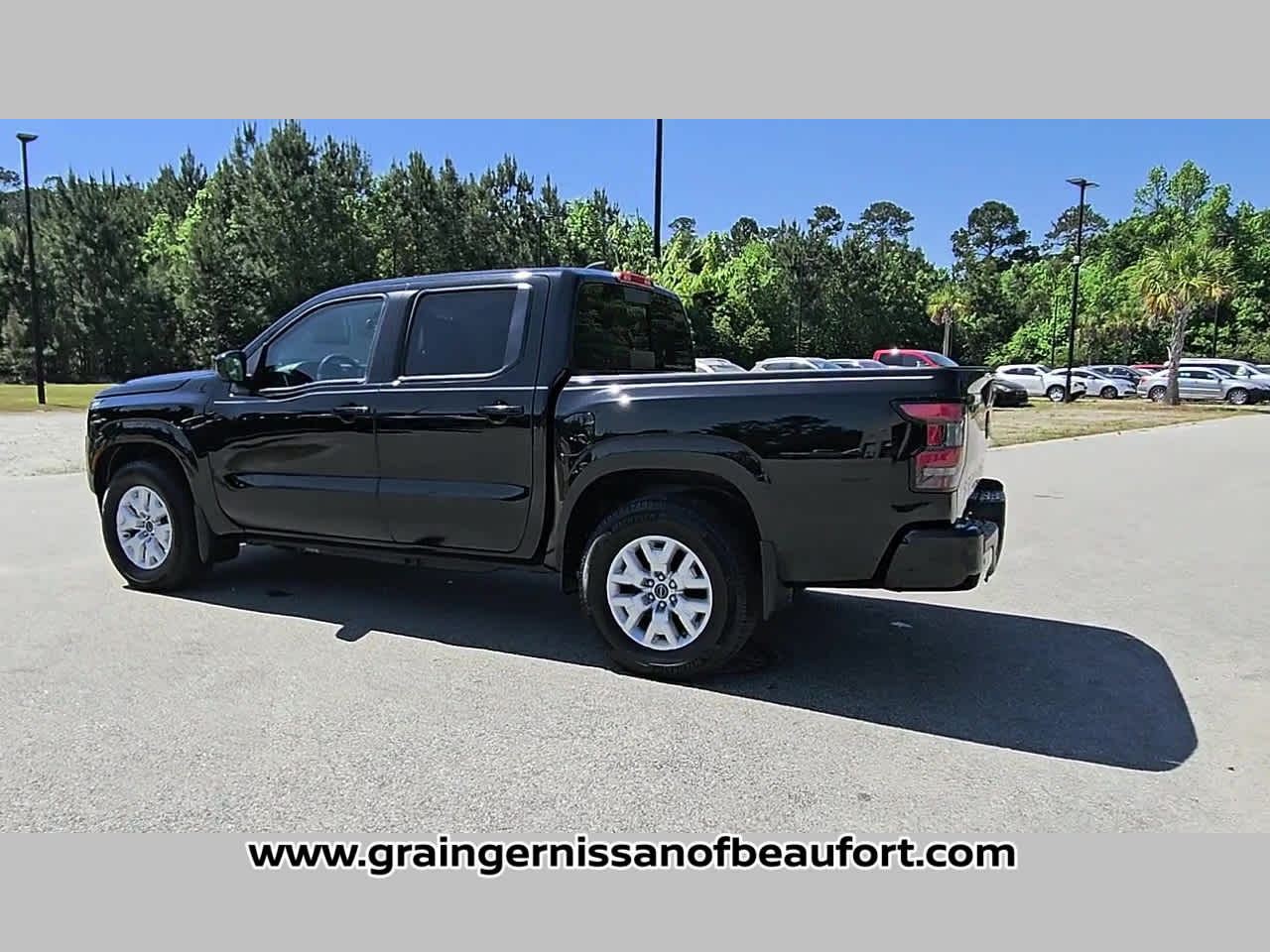 2023 Nissan Frontier SV