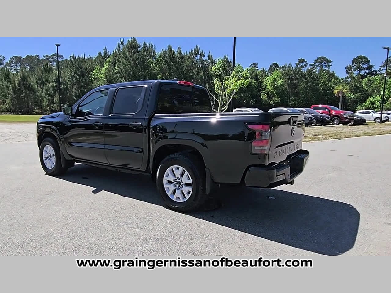 2023 Nissan Frontier SV