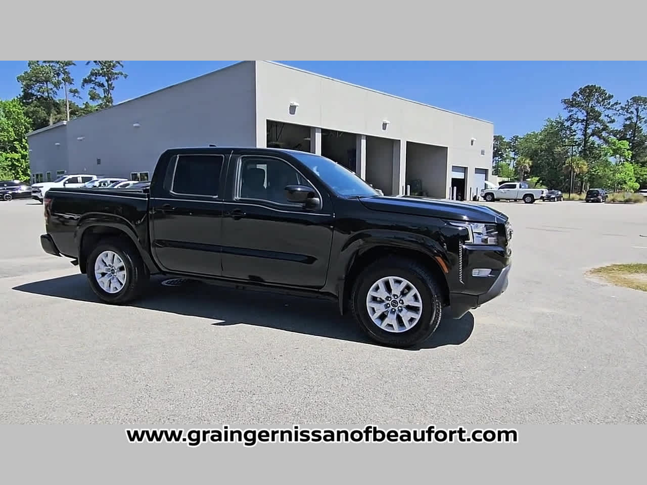 2023 Nissan Frontier SV