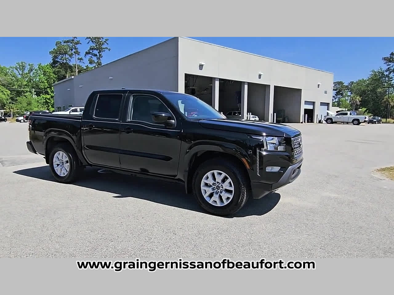 2023 Nissan Frontier SV