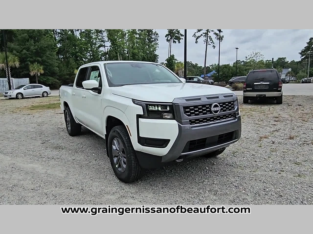 2026 Nissan Frontier SV