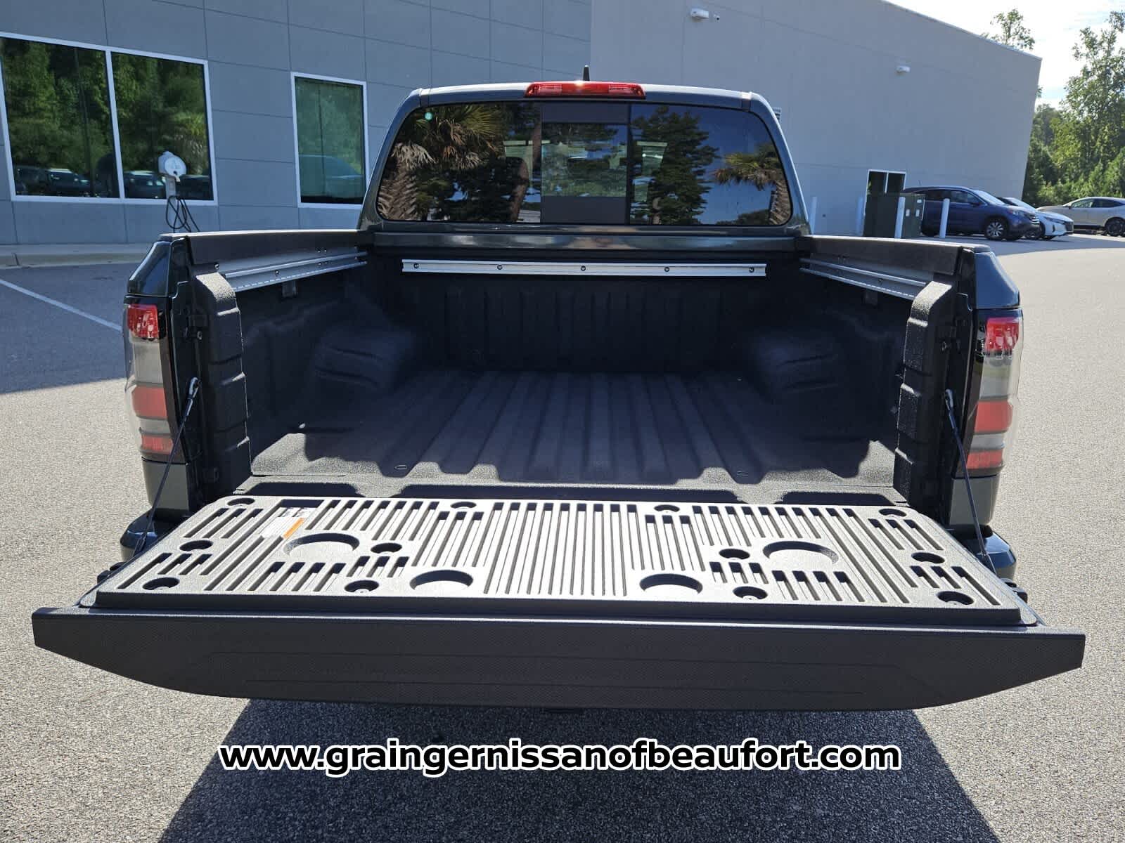 2027 Nissan Frontier SV