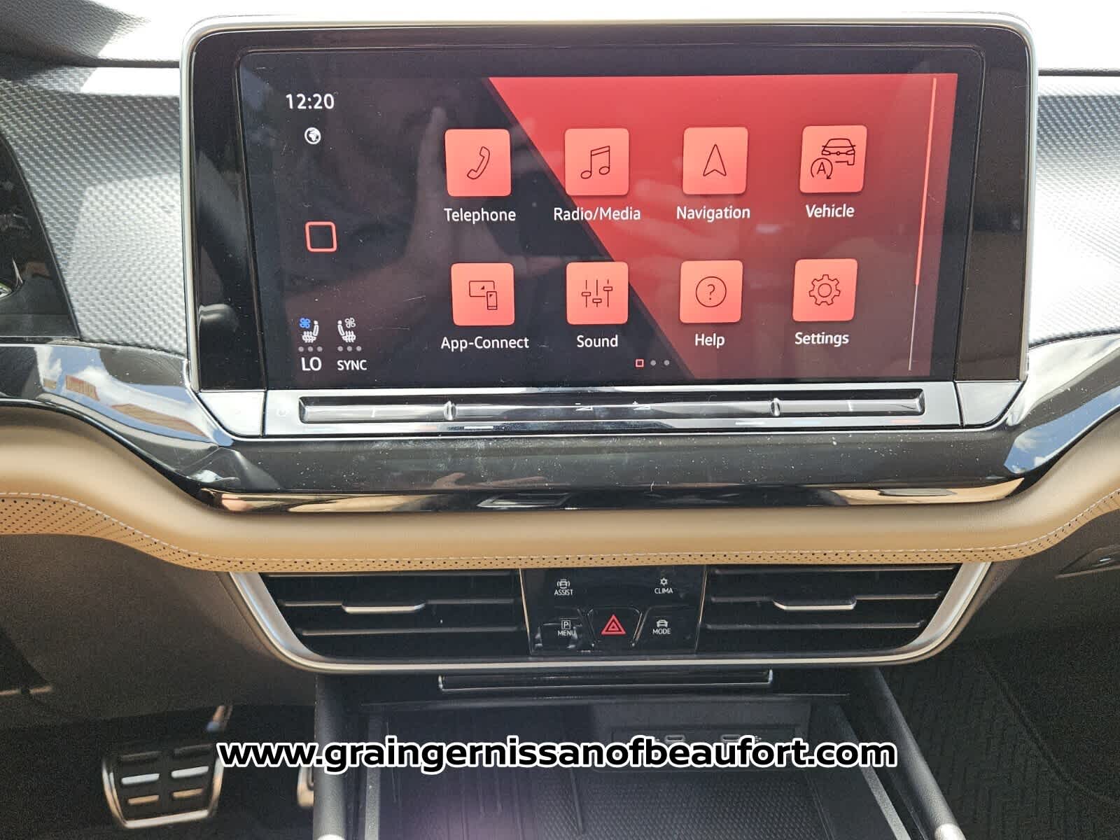 2025 Volkswagen Atlas Cross Sport 2.0T SEL R-Line Black
