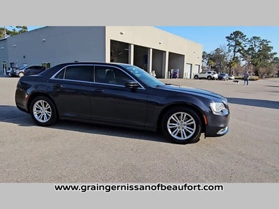 2019 Chrysler 300 Touring L