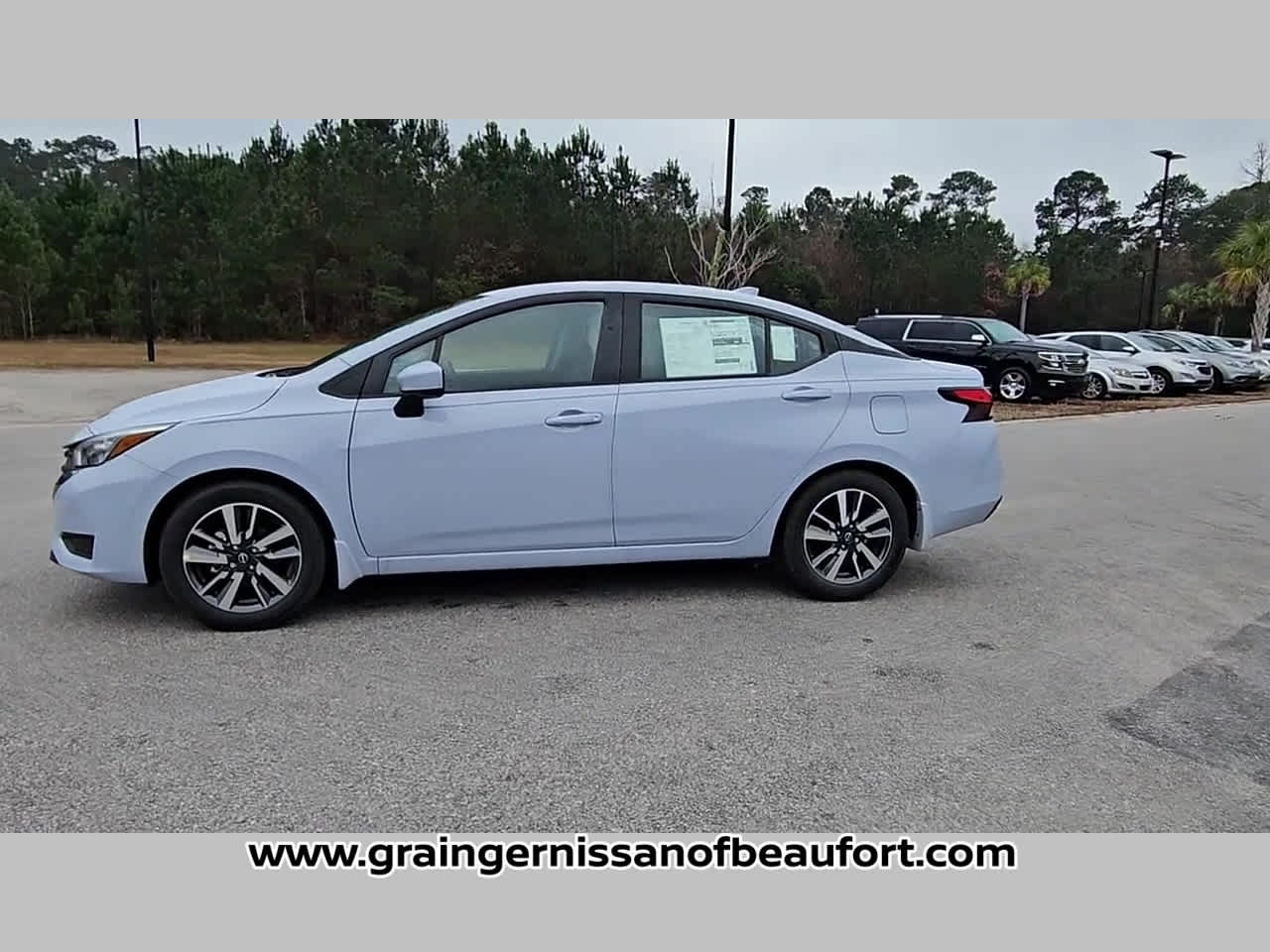 2025 Nissan Versa SV