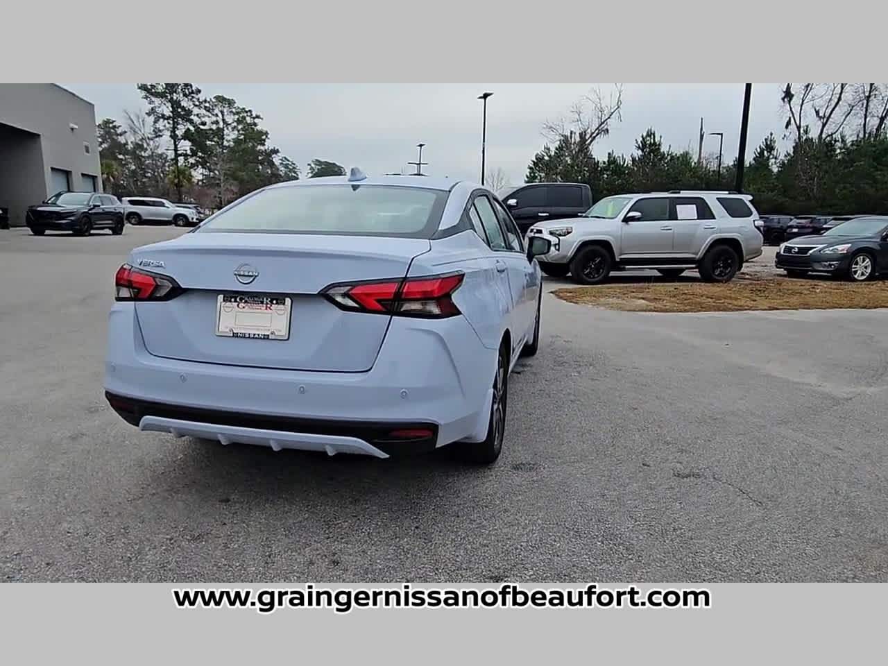 2025 Nissan Versa SV