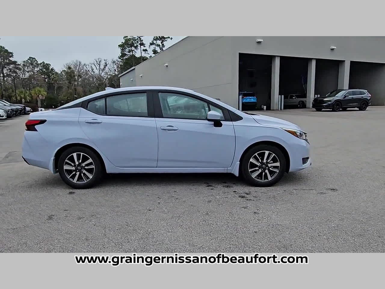 2025 Nissan Versa SV