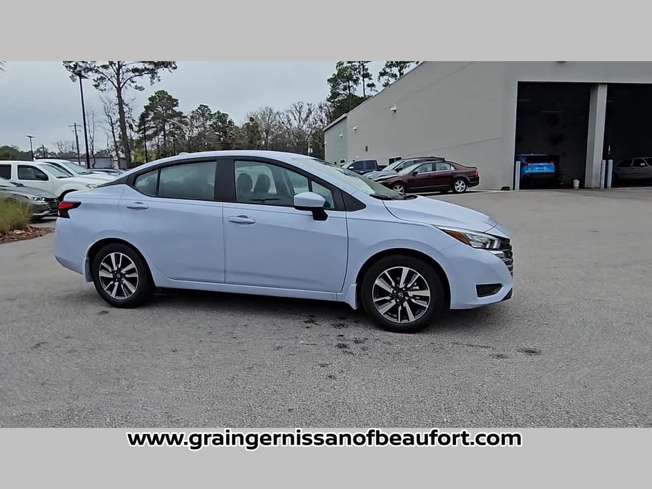 2025 Nissan Versa SV