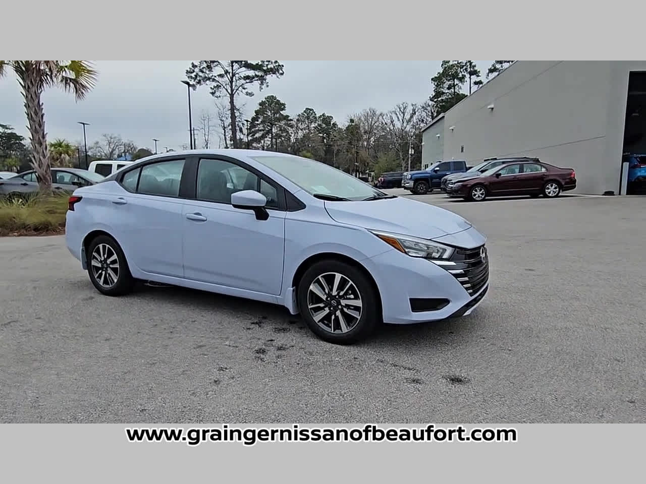 2025 Nissan Versa SV