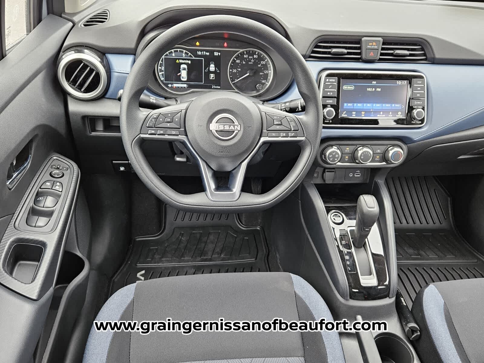 2025 Nissan Versa SV