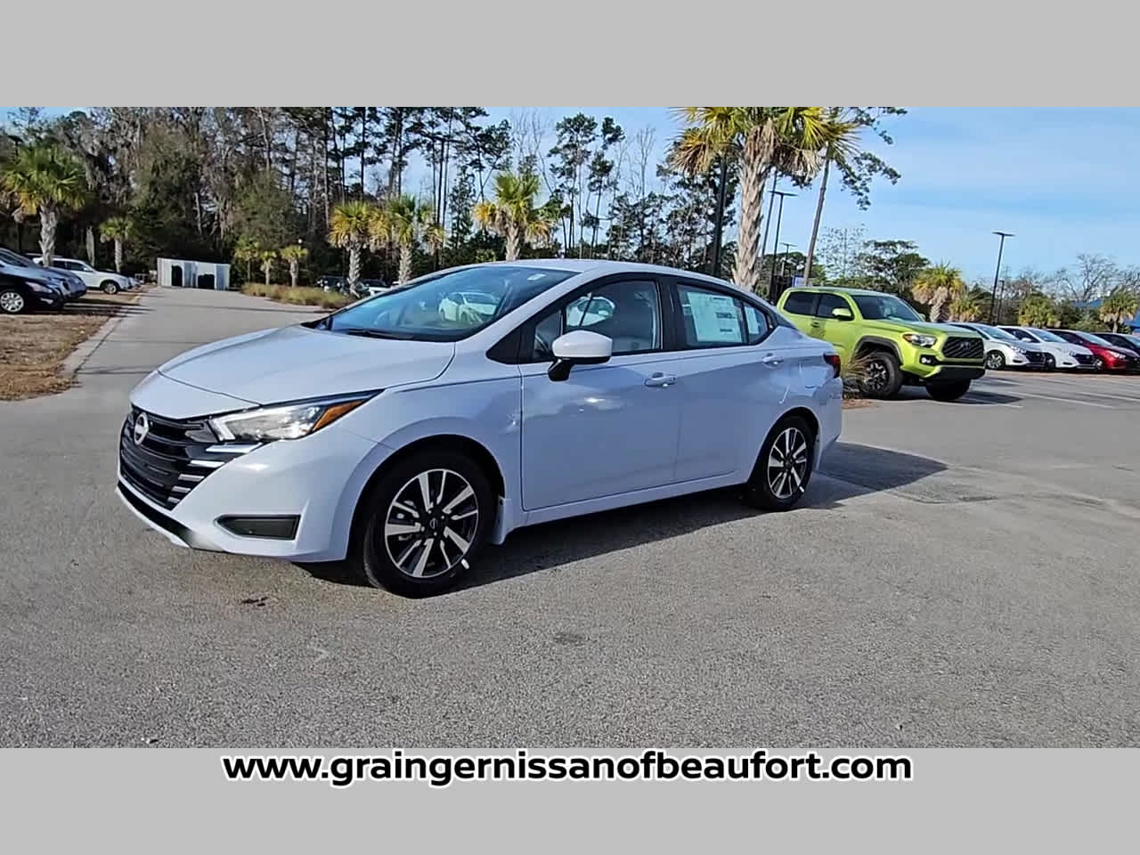 2025 Nissan Versa SV