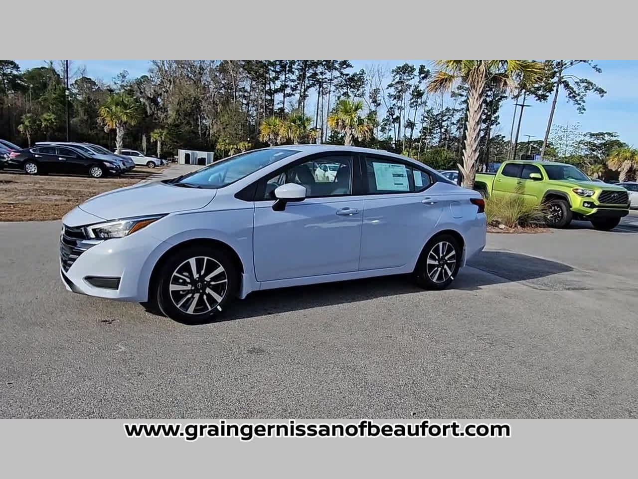 2025 Nissan Versa SV