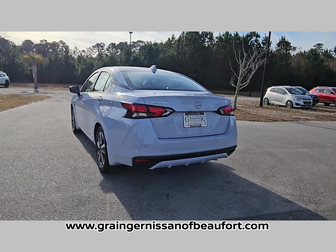 2025 Nissan Versa SV