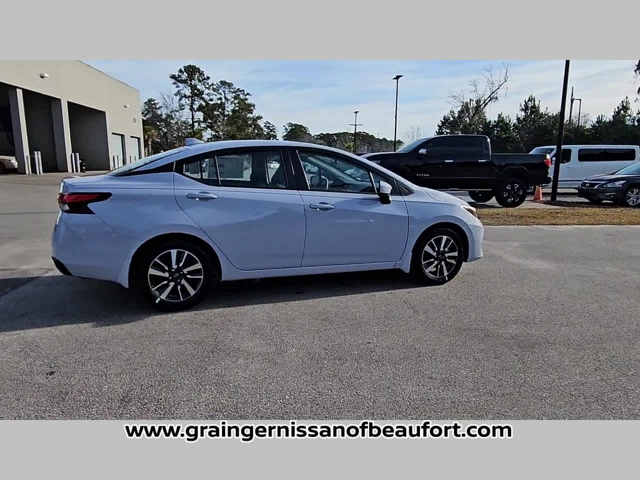 2025 Nissan Versa SV