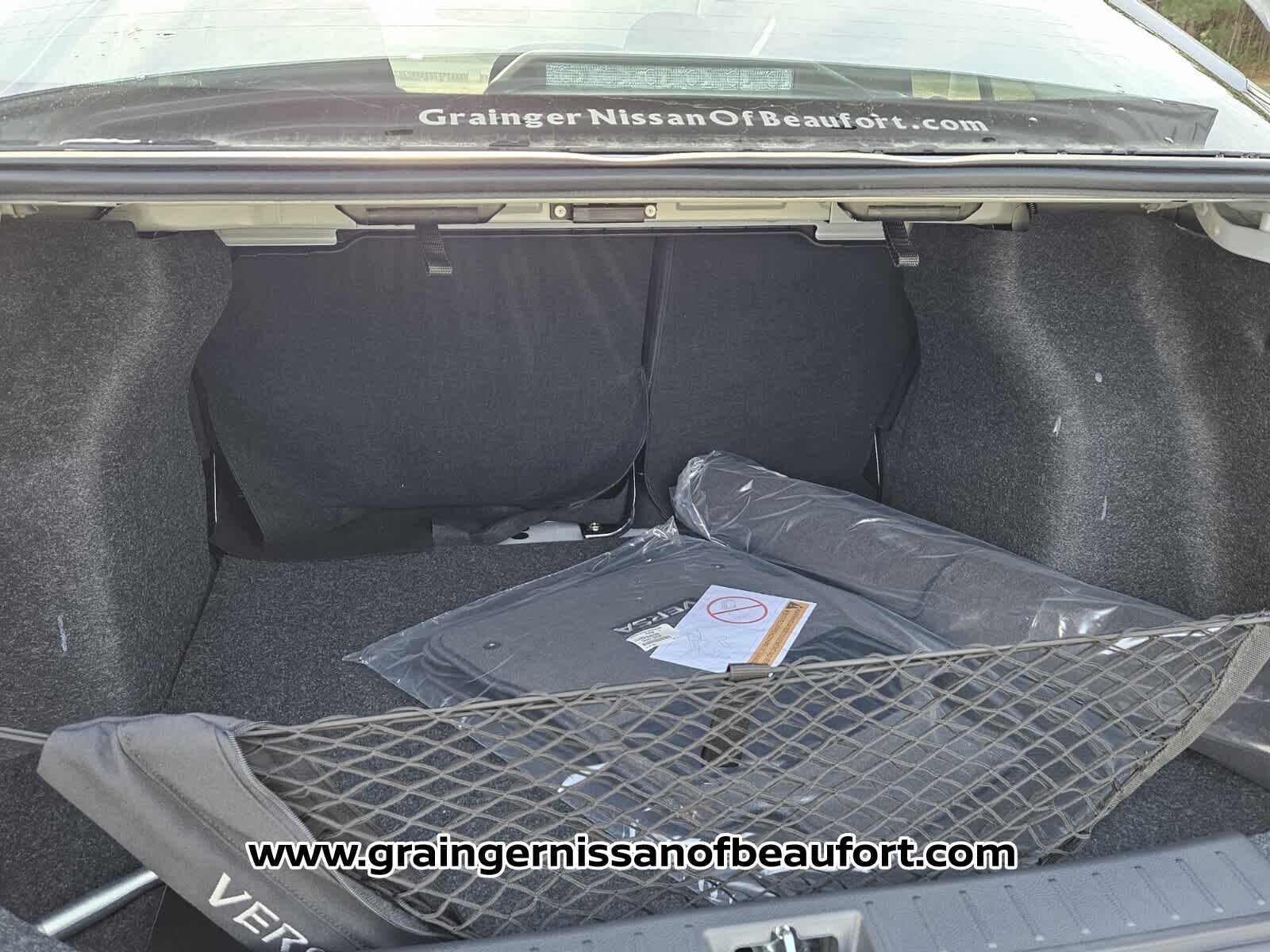 2025 Nissan Versa SV