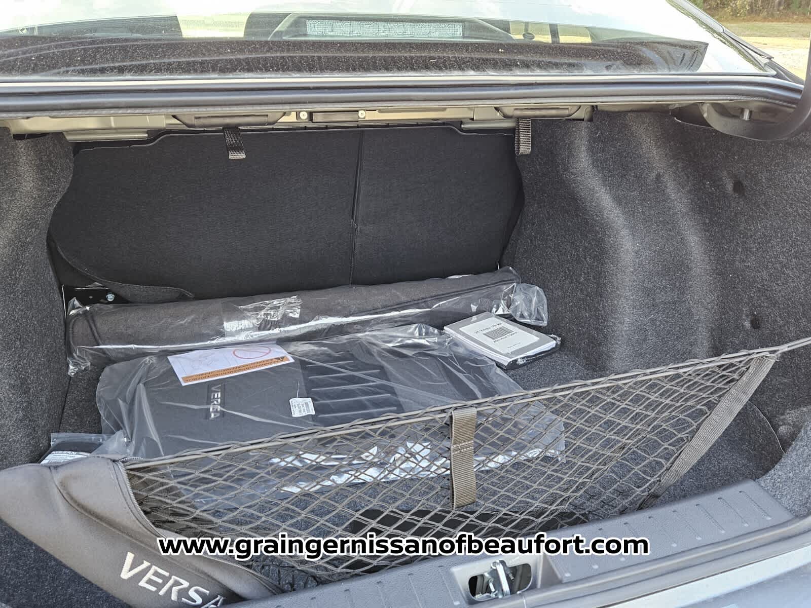 2025 Nissan Versa SV