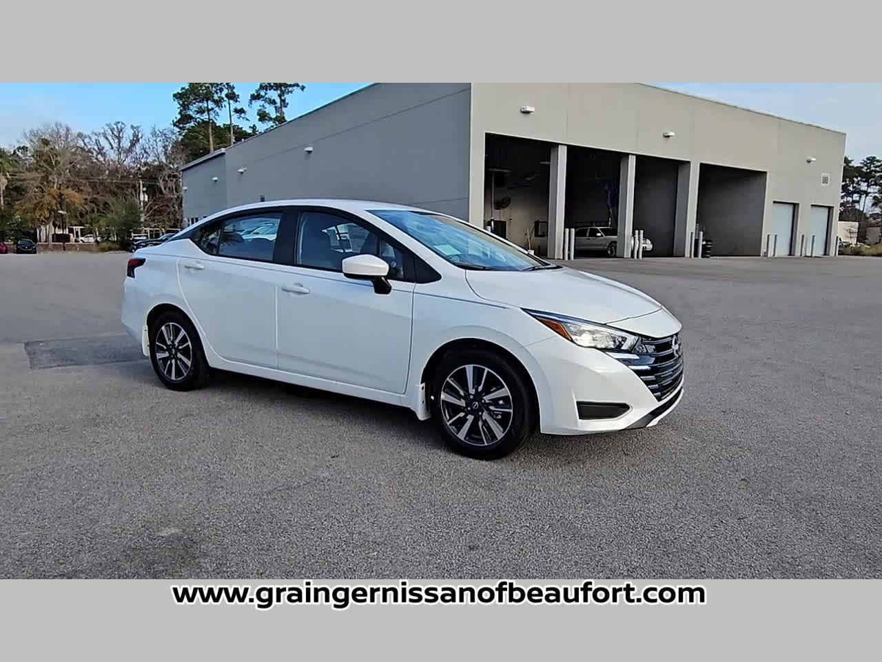 2025 Nissan Versa SV