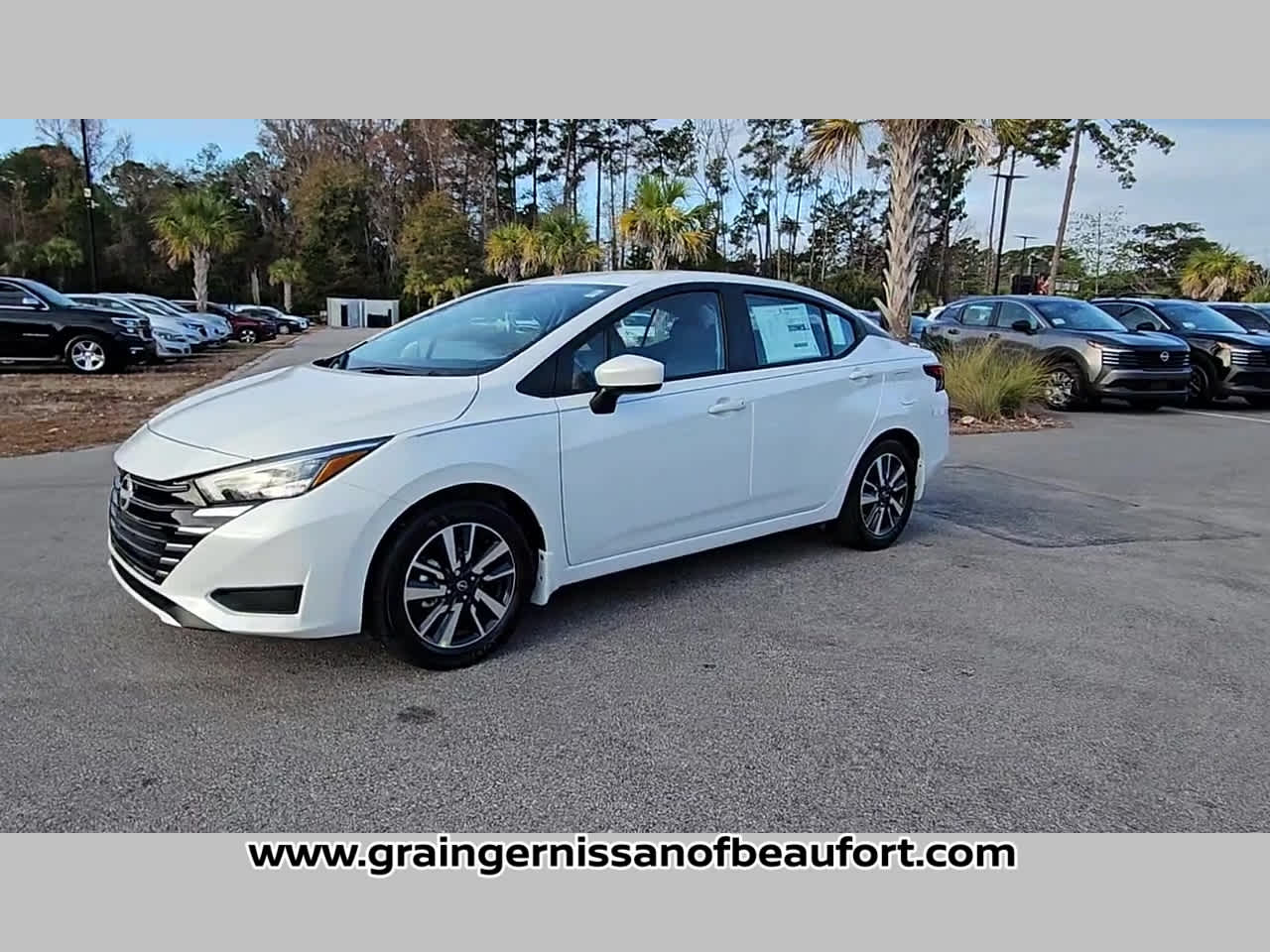 2025 Nissan Versa SV