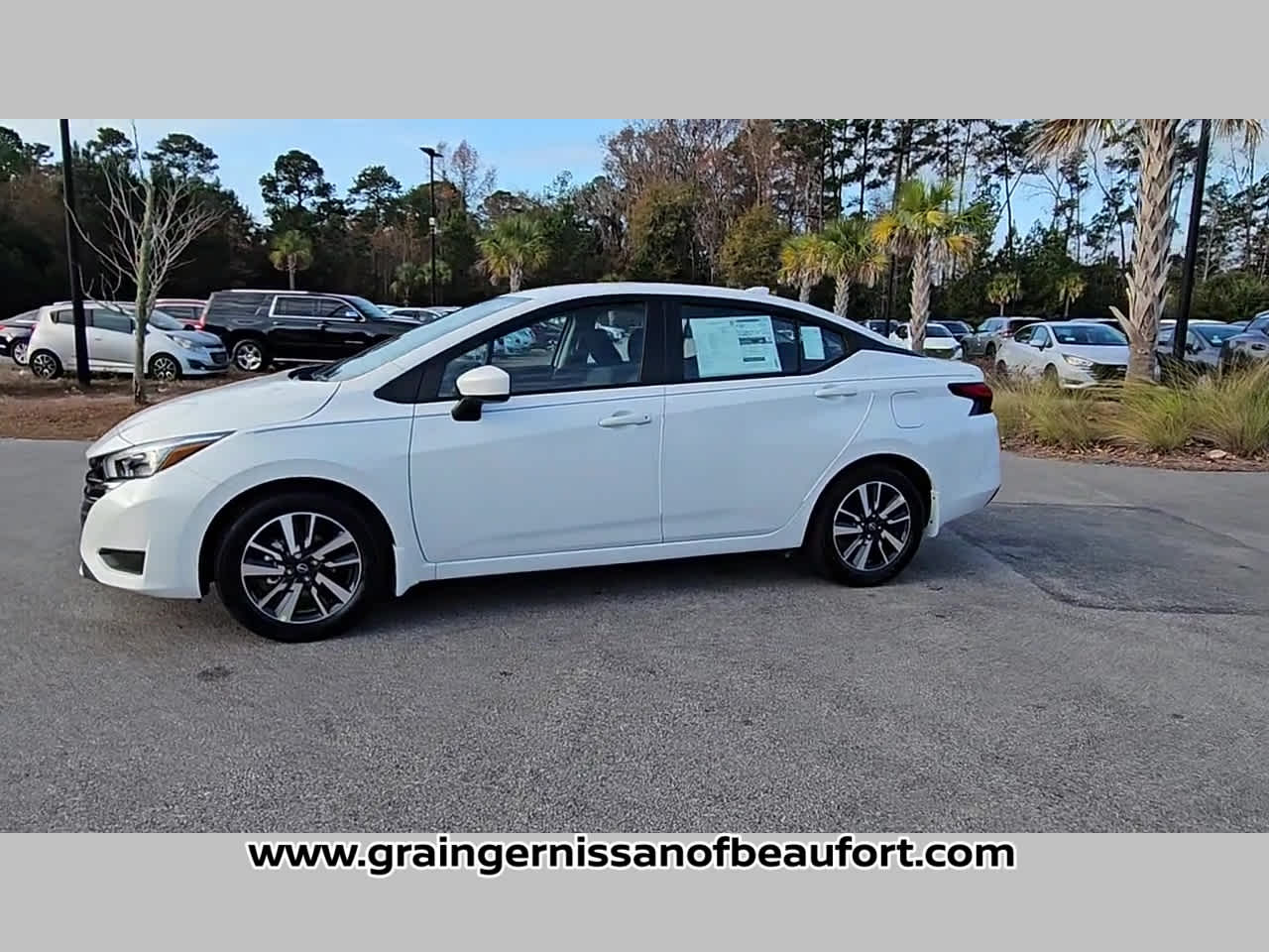 2025 Nissan Versa SV