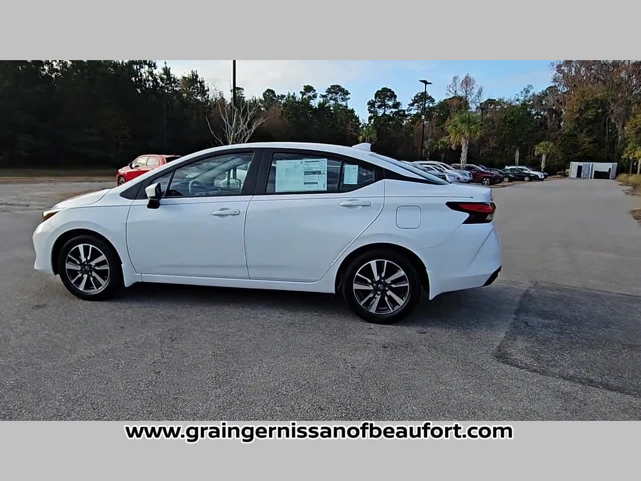 2025 Nissan Versa SV