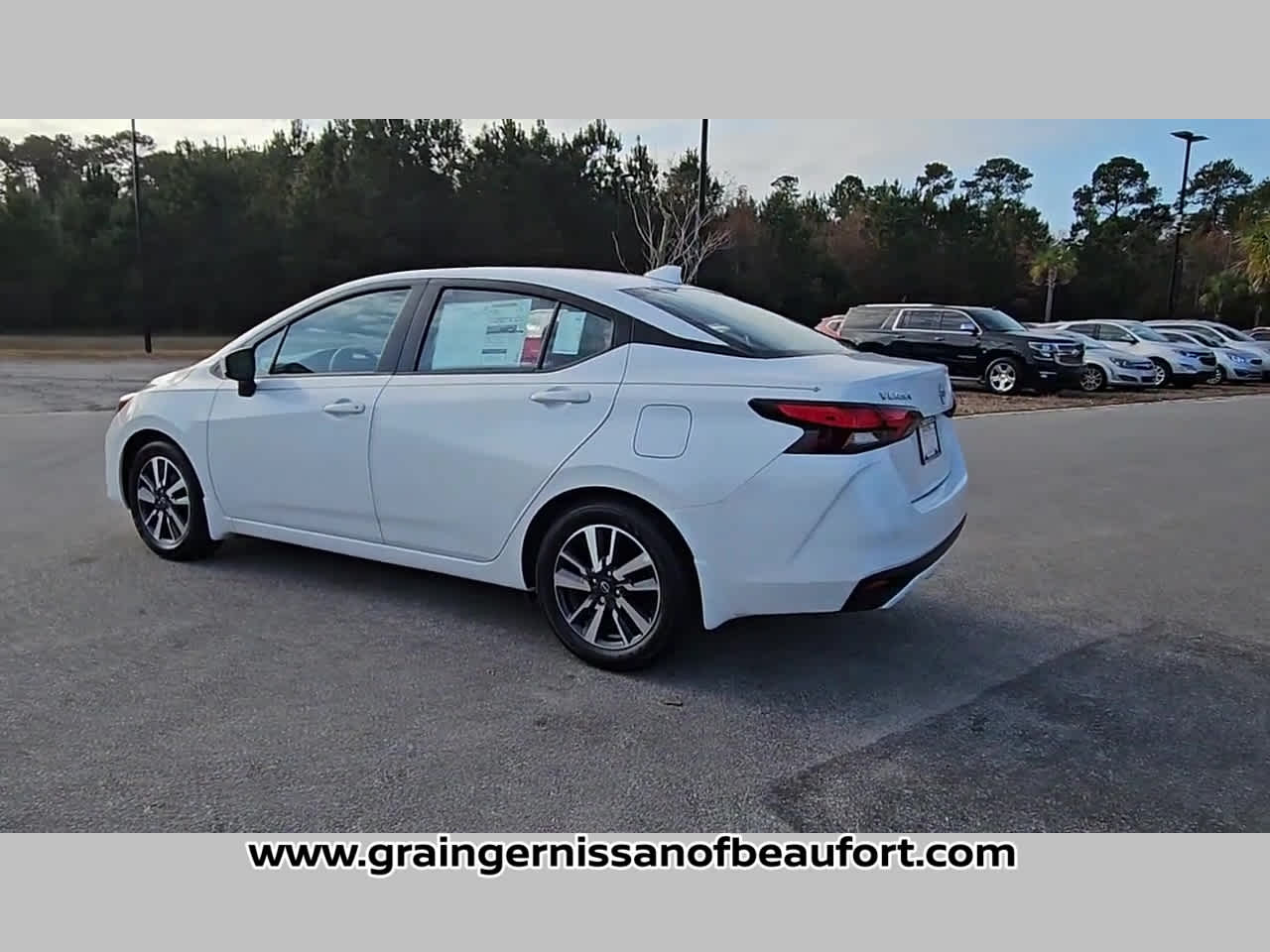 2025 Nissan Versa SV